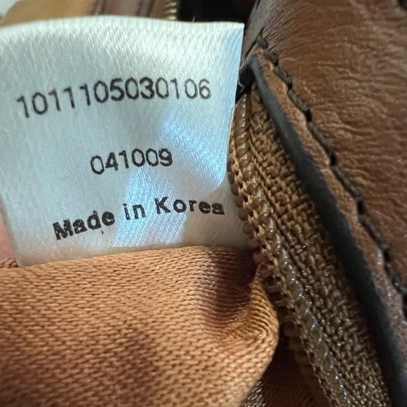 ⭐️MCM Soft Leather Handbag - Picture 11 of 15